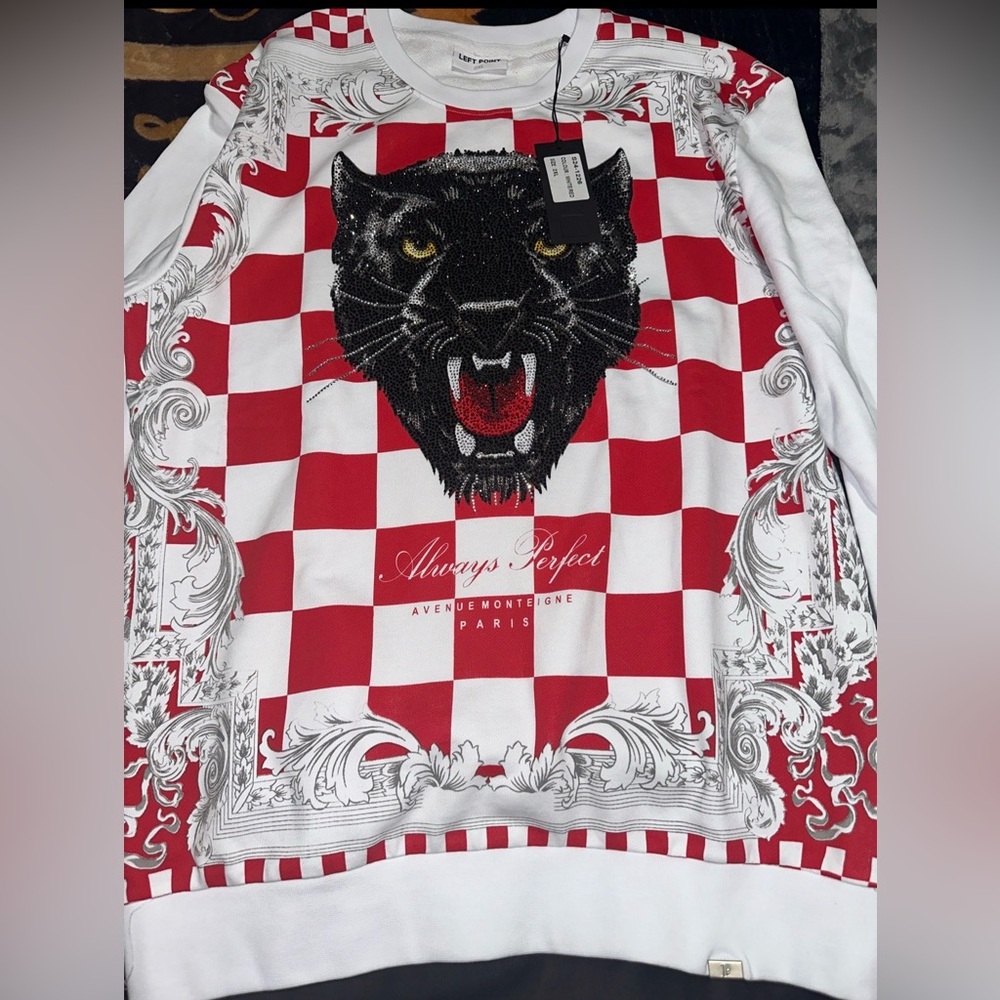 🆕w/tags “Men's Left Point Rhinestone Panther Sweater” 2XL